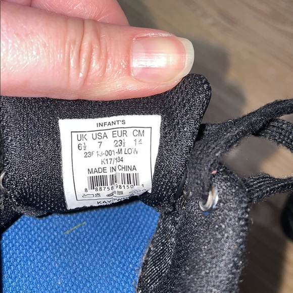 K-Swiss Kids Black Sneakers - Picture 6 of 7